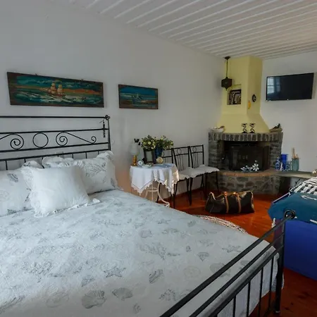 Petalides Up Apartamento Dhernikaíika